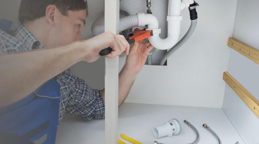 Expert burst pipe repair services in Leedey, OK